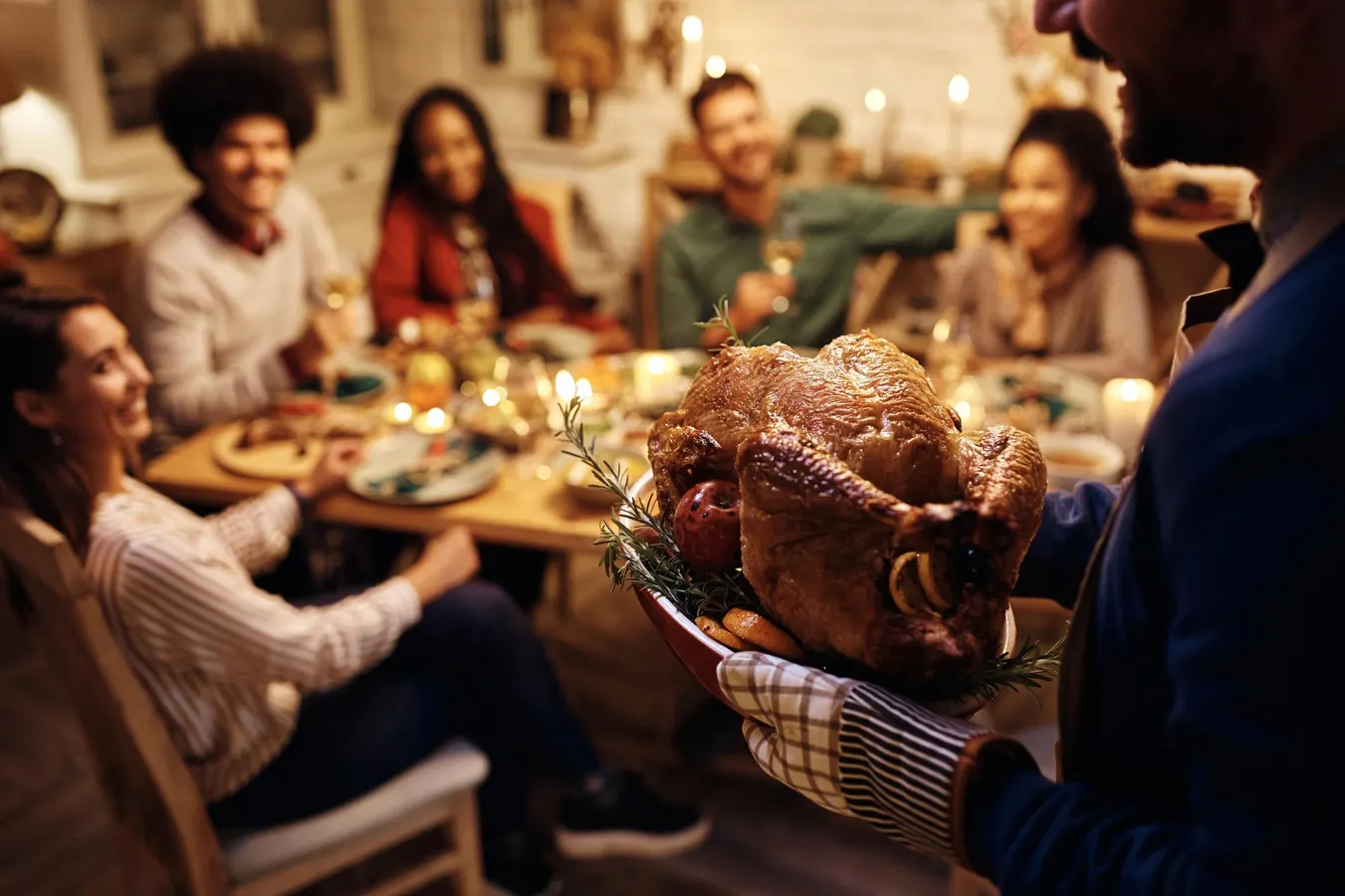 The Perfect Friendsgiving Rentals For Every Type Of Friend Group