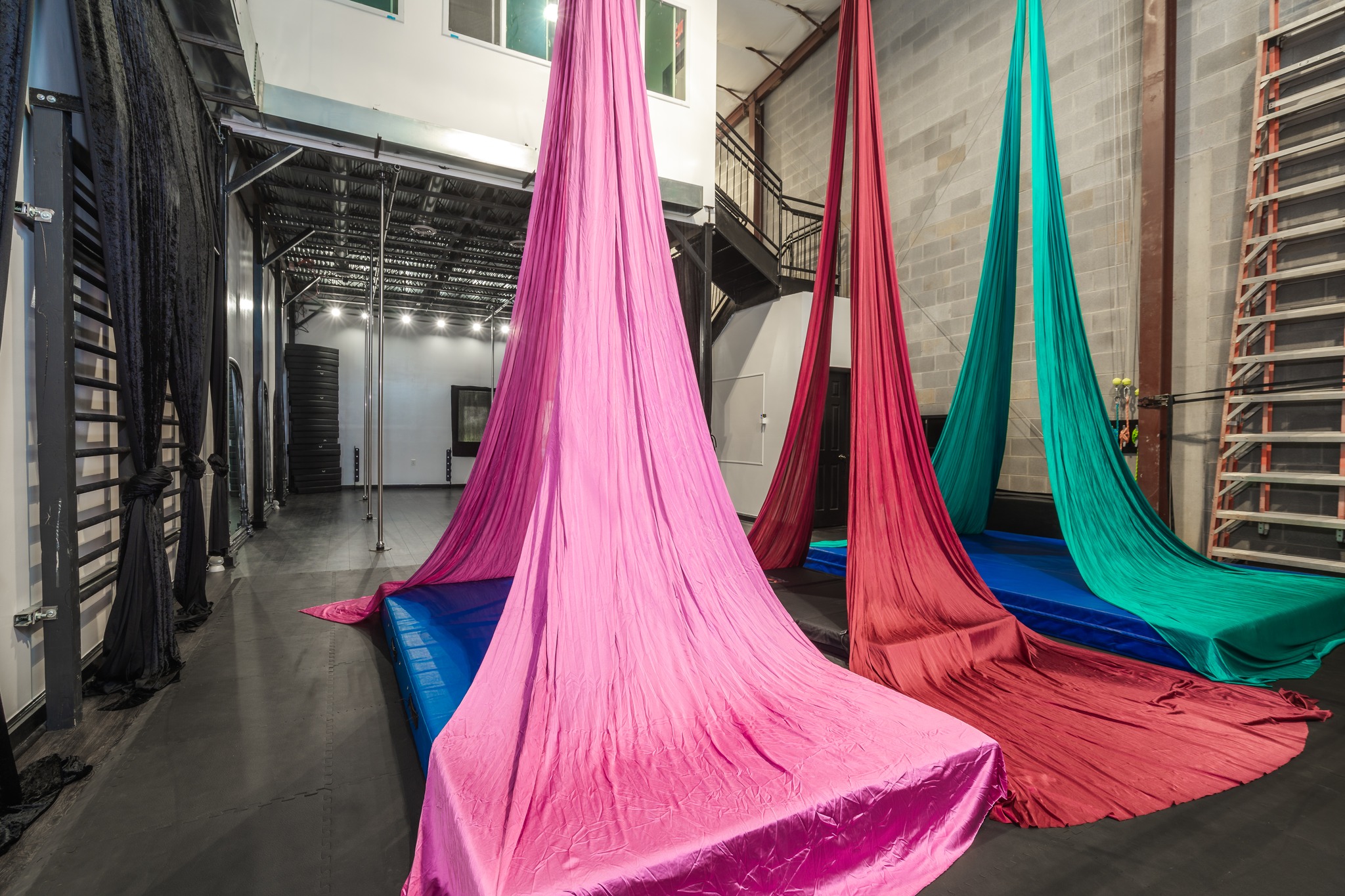 Luna Aerial Dance & Performing Arts