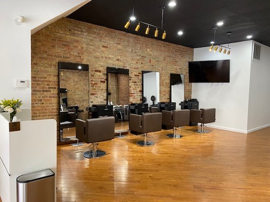 Studio 16 Hair Lounge logo