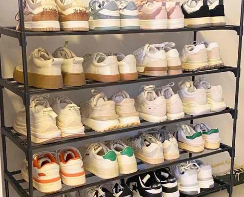 IT girl shoes cover photo collage