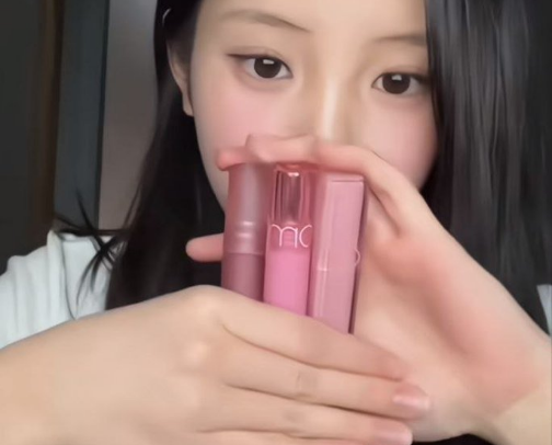 K-Pop Idols’ Favorite Makeup Products for Off Duty Days cover photo collage