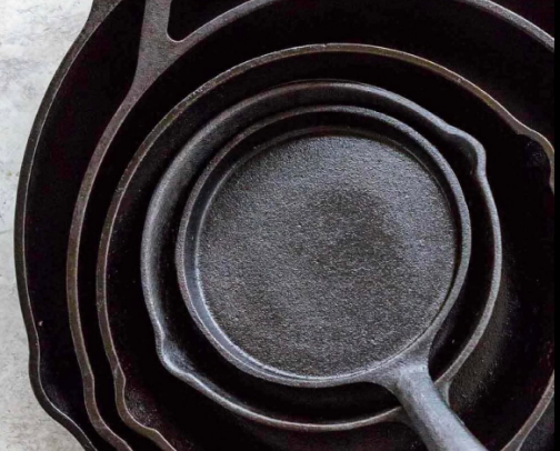 What you’ll find in my low-tox kitchen cover photo collage