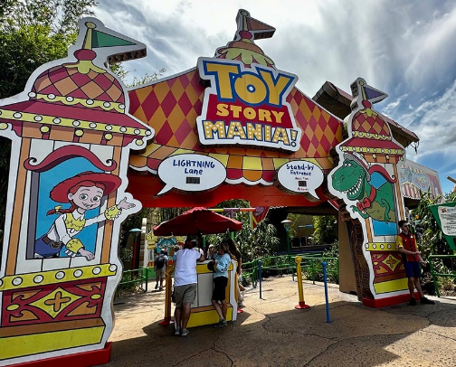 Disney Park Bucket List Made By A Former Cast Member cover photo collage