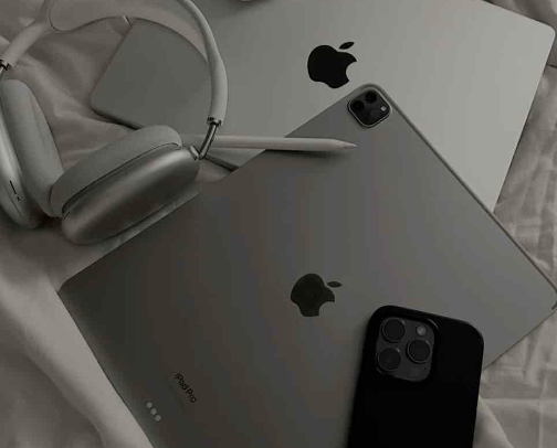 Important apps to have cover photo collage