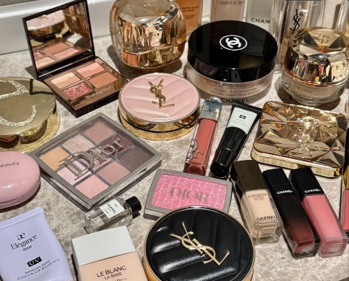 For a smooth makeup 🤍 cover photo collage