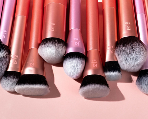 What’s in my makeup bag!💁🏼‍♀️ cover photo collage