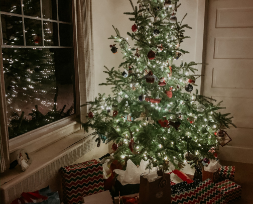 Hot Girl Christmas List! Gifts for the 20-Somethings 🍾 cover photo collage