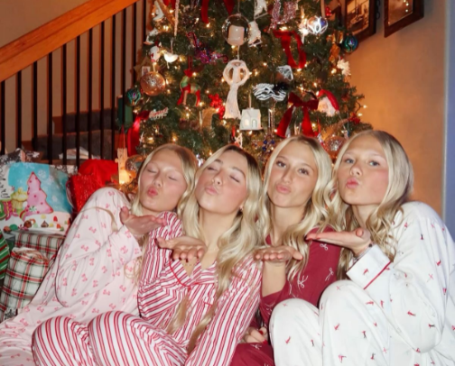 THINGS TO ADD TO YOUR 2025 CHRISTMAS WISHLIST🎄🎁🤍 cover photo collage