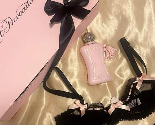 The It-Girl Perfume List 💋 | Scents Every Woman Should Try cover photo collage