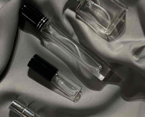Parfumes cover photo collage