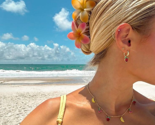 Summer Essentials 🐚 cover photo collage