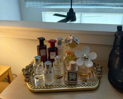 rhi's smell-good shelf 🫧 cover photo collage