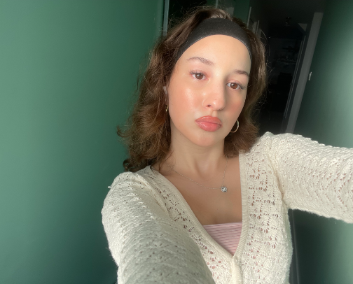 what’s in my makeup bag 👜 cover photo collage