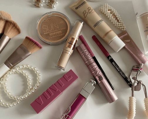 💄Makeup must haves cover photo collage