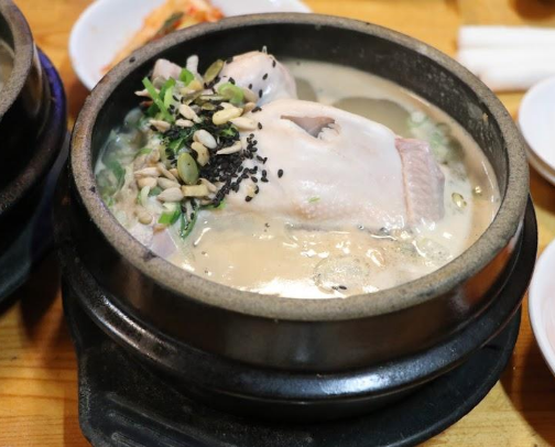 Recommendations for delicious and comfortable places to eat cover photo collage