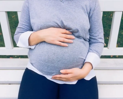 🌿 Pregnancy-Safe Skincare: Gentle Essentials for Expecting Moms cover photo collage