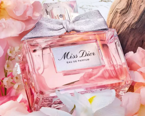 15 perfumes that smell expensive, feminine, and unforgettable. cover photo collage