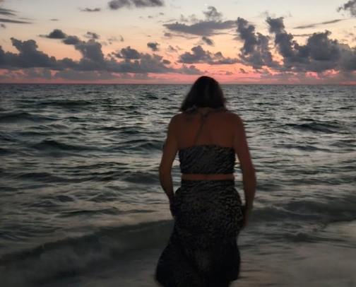 My YouTube channel with tips & tricks for artists. Easy non toxic Healthy swaps you can make to be healthier from foods to cosmetics to shampoo & soaps. Subscribing is totally free. I will never charge you for information.Lets get healthier together today! 💪 cover photo collage