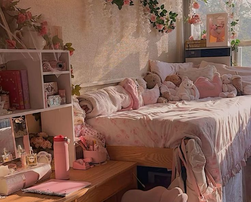 What you actually need for college move in cover photo collage