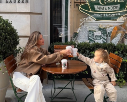 Autumn Outfits for Moms🤎 cover photo collage