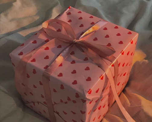 Cosy gift guide for a home cover photo collage