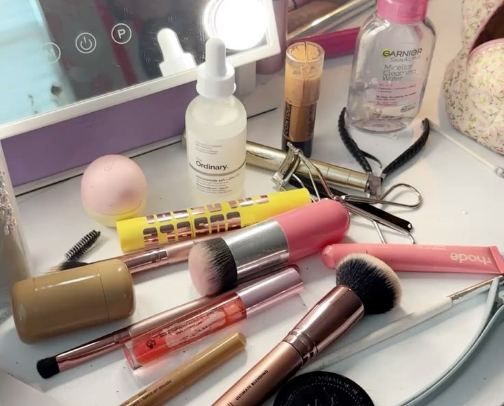 What You Would Find in My Makeup Bag + Recommendations 💄 cover photo collage