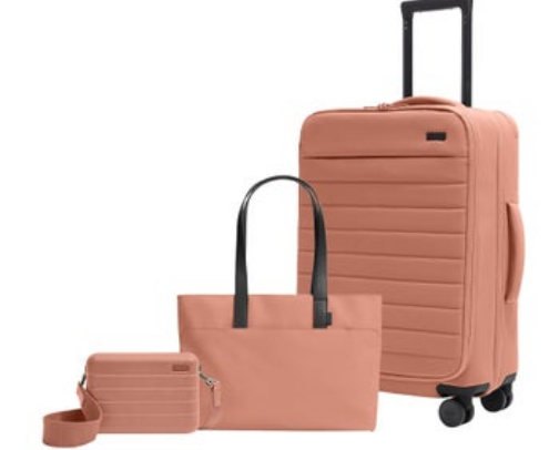 Travel must haves cover photo collage