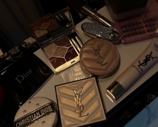 𝑴𝒂𝒌𝒆𝒖𝒑 💄 cover photo collage