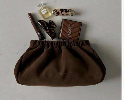 what's in my purse ! 👜 cover photo collage