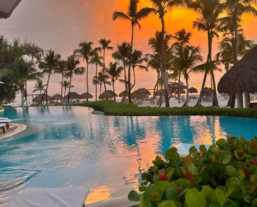 Resorts You Should Go To Before You Die! 🏨 cover photo collage