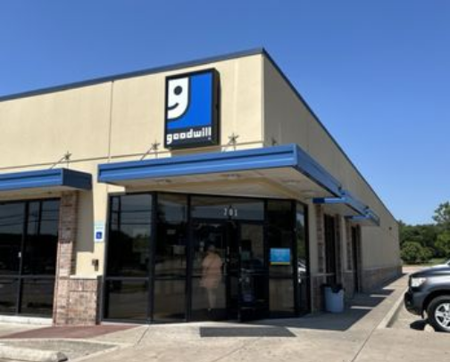 My favorite thrifting in DFW cover photo collage