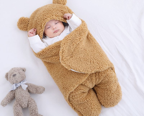 Newborn Baby Essentials Checklist | Everything You Need Before your Baby Arrives cover photo collage