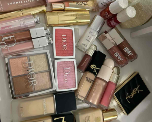 Beauty I Don’t Gatekeep 🔓 cover photo collage