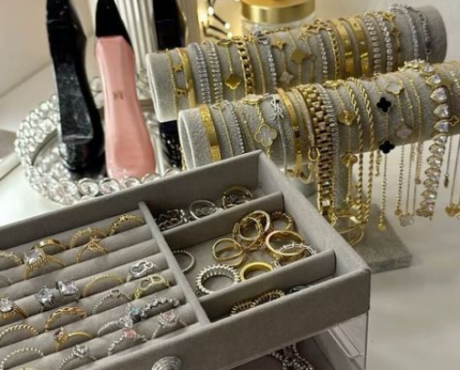 Accessory Magic: Details That Transform Your Look ✨ cover photo collage