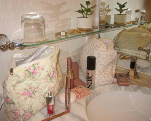 Beauty must-haves 
💄 cover photo collage