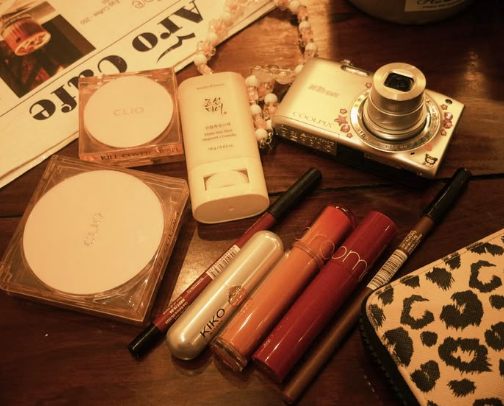 The Ultimate Make-up Themes Guide 💄 cover photo collage