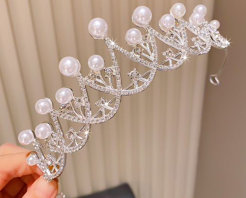 I just found this on AliExpress:  DKK181.54 | Halter Crystal Rhinestone Diamond Bikini 2025 Female Swimsuit Women Swimwear Two Pieces Bikini set Brazilian Bathing Suit Swim https://a.aliexpress.com/_EwtSXzi cover photo collage