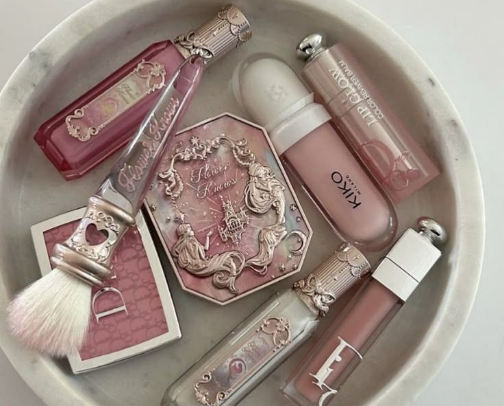 what you will find in my makeup bag ⋆.𐙚 ̊ cover photo collage