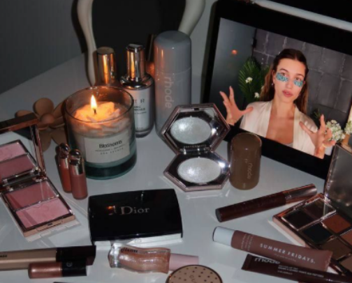 𝑀𝒶𝓀𝑒𝓊𝓅 𝓌𝑜𝓇𝓉𝒽 𝓉𝒽𝑒 𝒽𝓎𝓅𝑒! cover photo collage