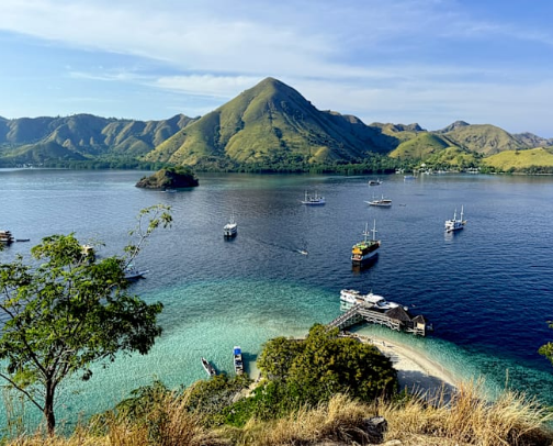 Exploring the Wonders of Indonesia: Must-Visit Destinations" cover photo collage