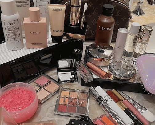 Makeup 💄 cover photo collage