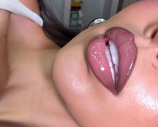 Want this kind of lips? Elf lip oil is the answerr💄💋 cover photo collage