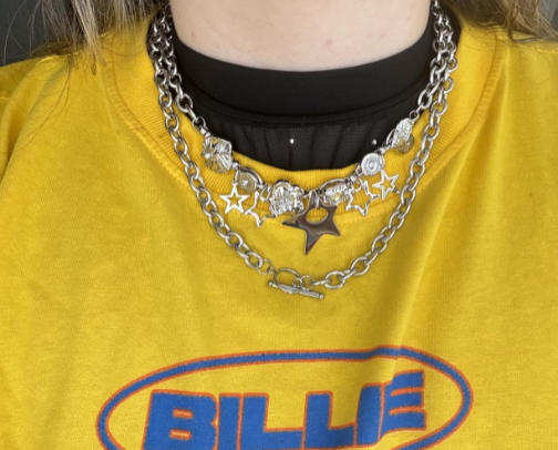 Best Y2K Accessories to Elevate Basic Outfits cover photo collage