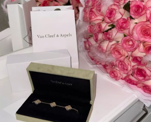 Luxury Gift Guide: The Ultimate Aesthetic Picks ✨ cover photo collage