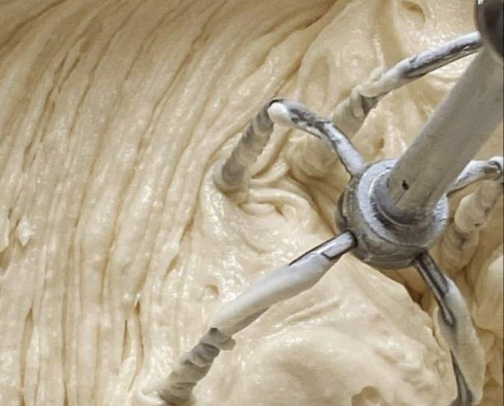 How to smell like vanilla cupcakes (uk edition) cover photo collage