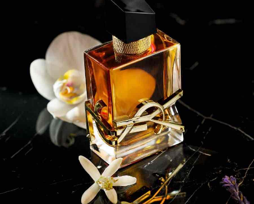 How to smell like heaven? Here's the secret! cover photo collage