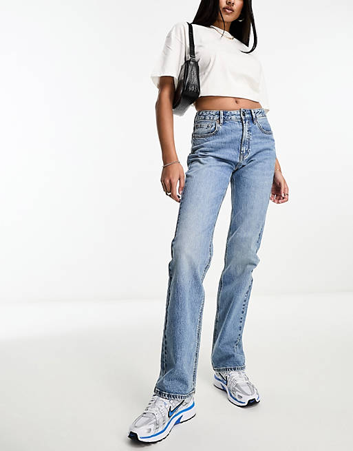 Everything for the Scandinavian clean girl style cover photo collage