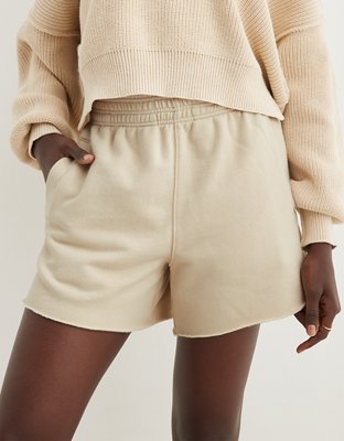 Comfy neutral colored mom clothing- cute & casual style ideas for busy moms on the go cover photo collage