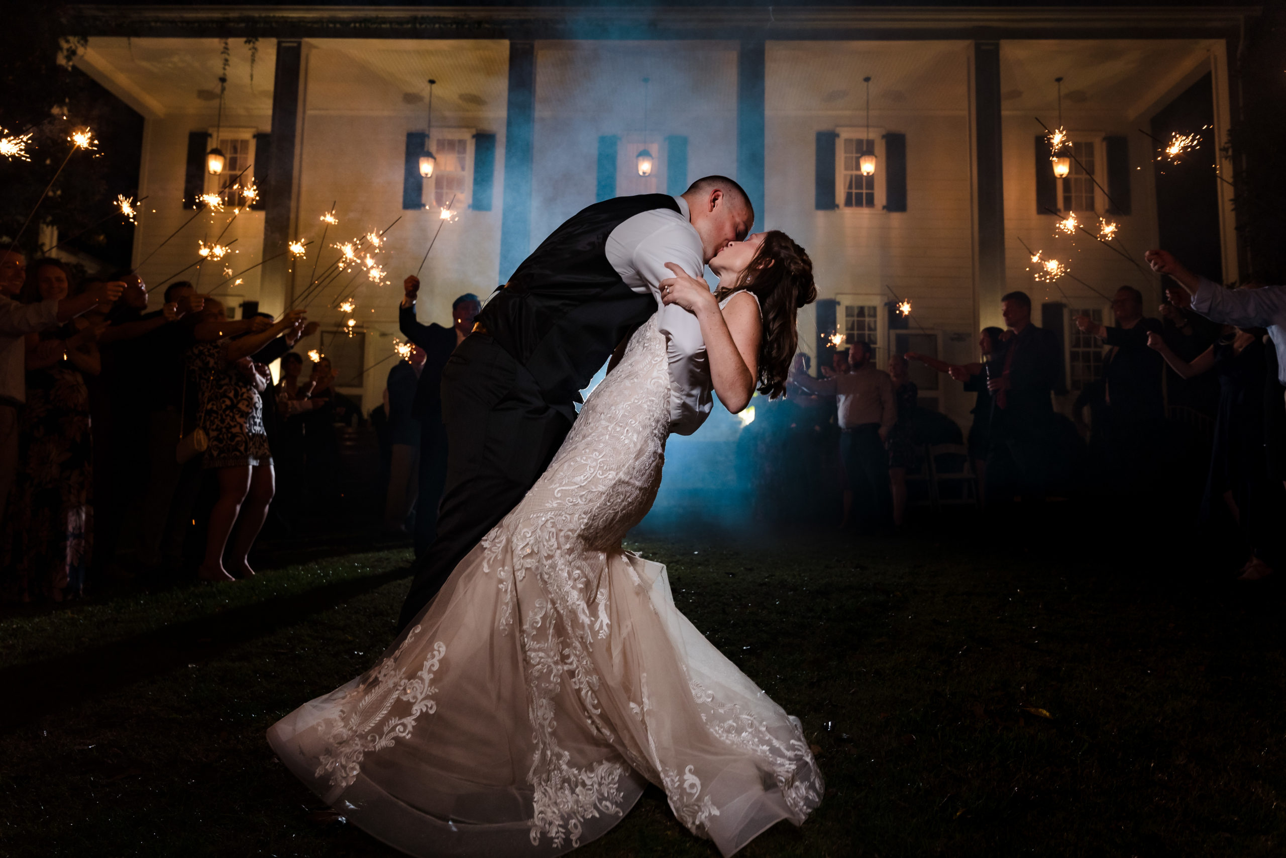 How to get the best wedding exit photos 📸 cover photo collage