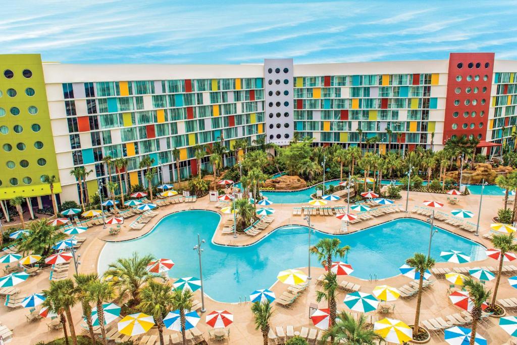 Places to stay across the USA cover photo collage